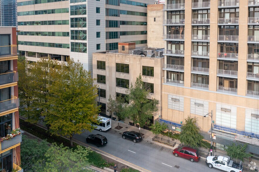 More Photos Of 1911-1921 S Indiana Ave, Chicago Office For Lease