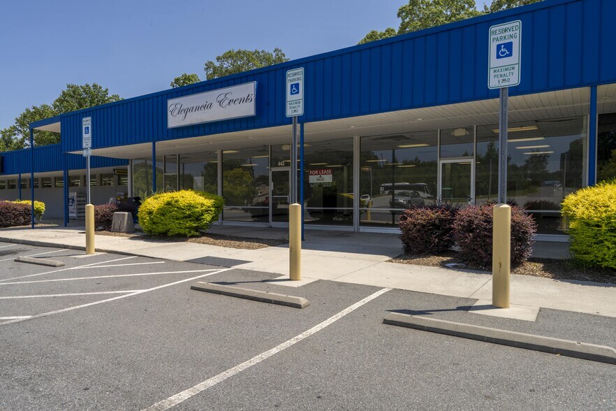 More Photos Of 439-489 N Cannon Blvd, Kannapolis Unknown For Lease