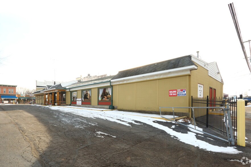 More Photos Of 132 N Main St, Brooklyn Freestanding For Sale