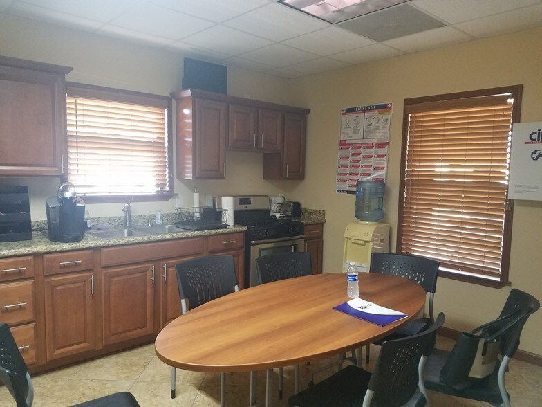 More Photos Of 18484 Clay Rd, Houston Flex For Lease