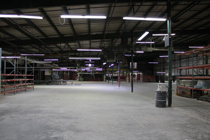 More Photos Of 8328 Macarthur Dr, North Little Rock Manufacturing For Lease