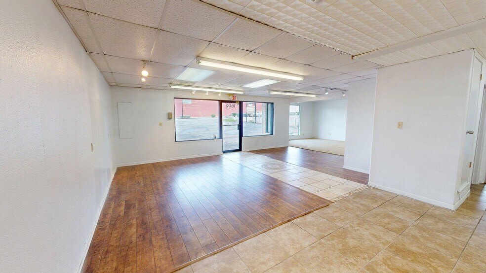 More Photos Of 1602 FM 1431, Marble Falls Showroom For Sale