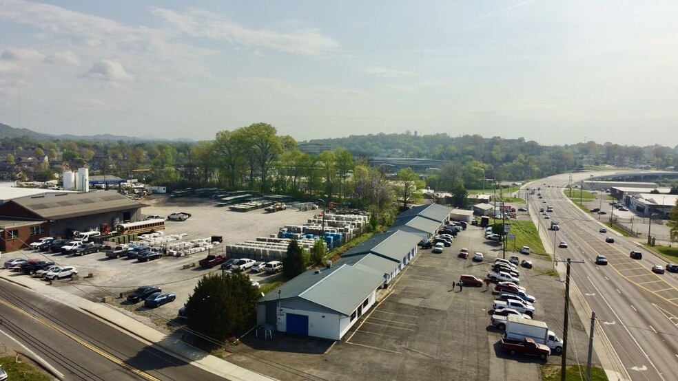 More Photos Of 2833 Western Ave, Knoxville Freestanding For Sale