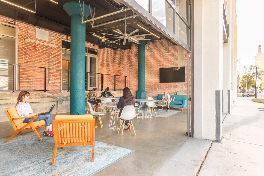 More Photos Of 25 N Market St, Jacksonville Coworking Space