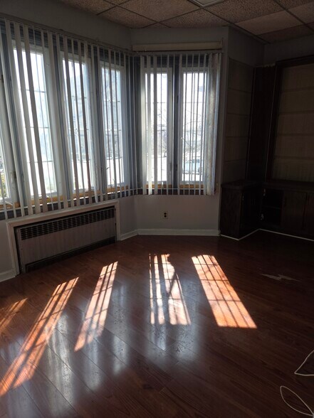 More Photos Of 683 Kearny Ave, Kearny Office For Sale