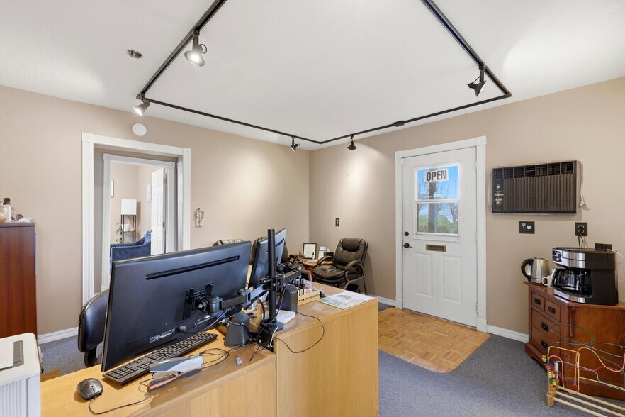 More Photos Of 114 E 2nd St, Newberg Office For Sale