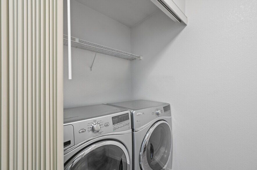More Photos Of 2150 SW Canyon Dr, Redmond Apartments For Sale