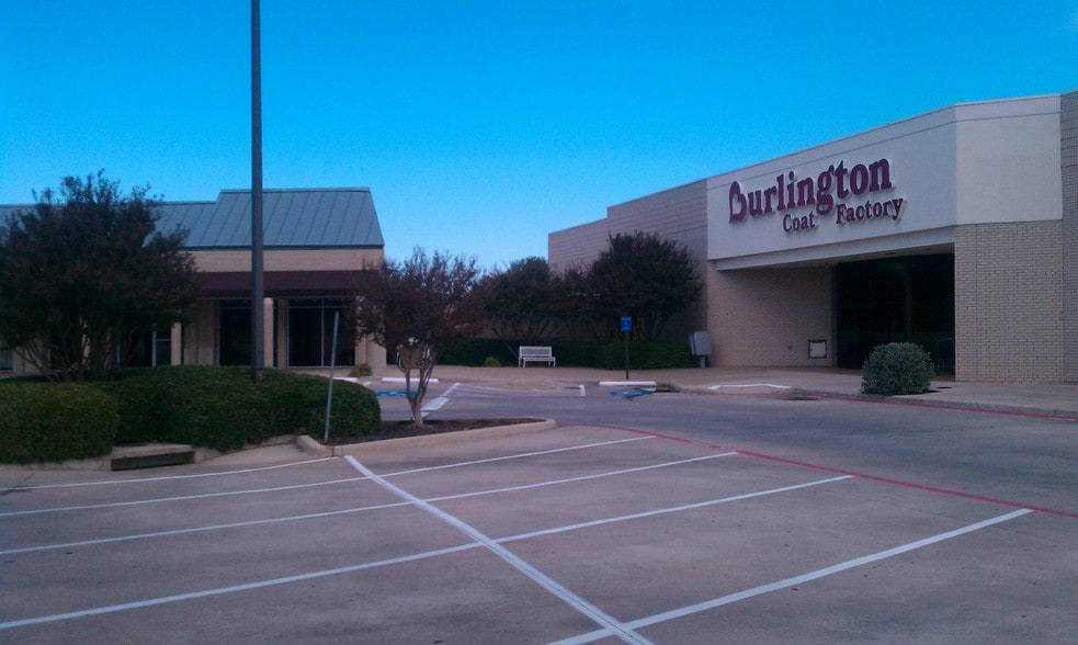 More Photos Of 2324 San Jacinto Blvd, Denton General Retail For Lease