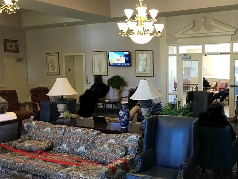 More Photos Of 2064 Vineville Ave, Macon-Bibb Medical For Sale
