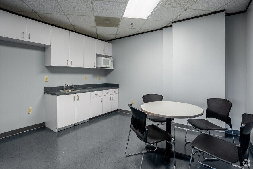 More Photos Of 3100 Smoketree Ct, Raleigh Office For Lease