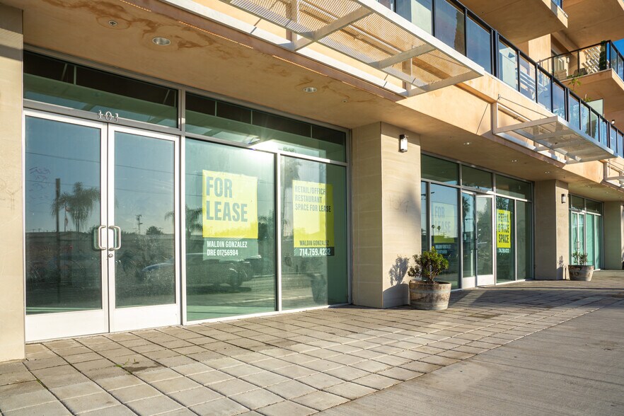 More Photos Of 1598 Long Beach Blvd, Long Beach Storefront Retail Office For Sale
