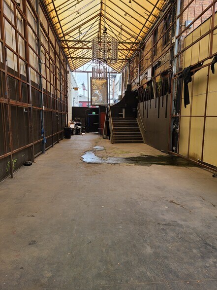 More Photos Of 6356 Hollywood Blvd, Los Angeles Storefront Retail Office For Lease