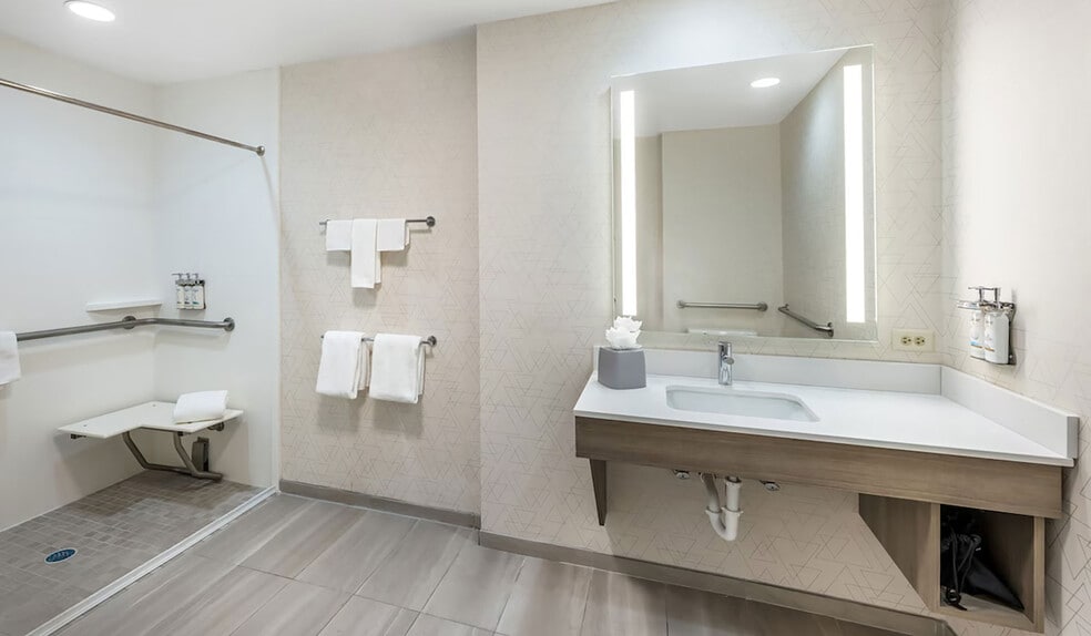 More Photos Of 13330 Cicero Ave, Crestwood Hotel For Sale