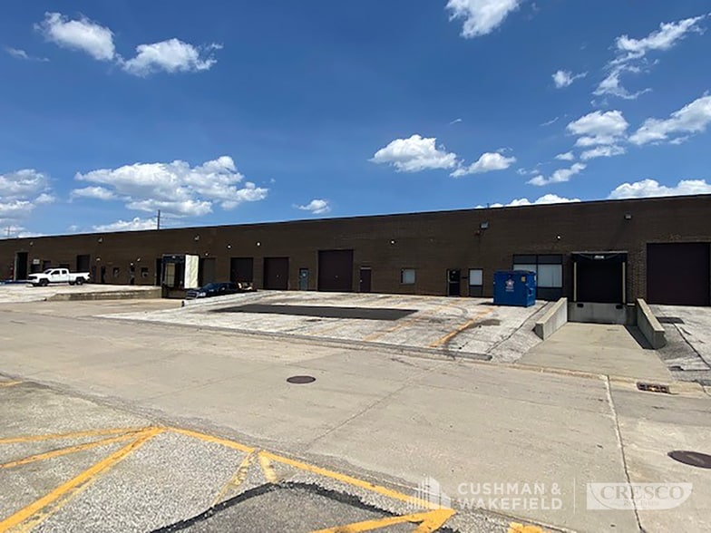 Primary Photo Of 6519-6565 Eastland Rd, Brook Park Warehouse For Lease