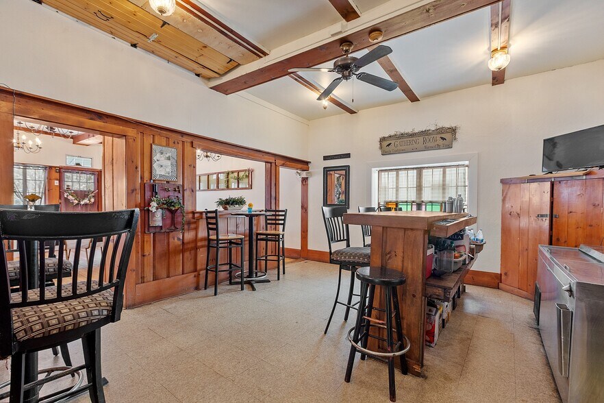 More Photos Of 61-63 Glenallen St, Winchendon Restaurant For Sale