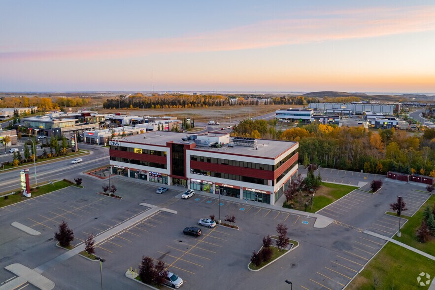 More Photos Of 15 Royal Vista Pl NW, Calgary Office For Lease