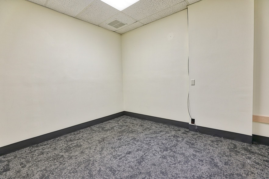 More Photos Of 584 Meadow St, Agawam Medical For Lease