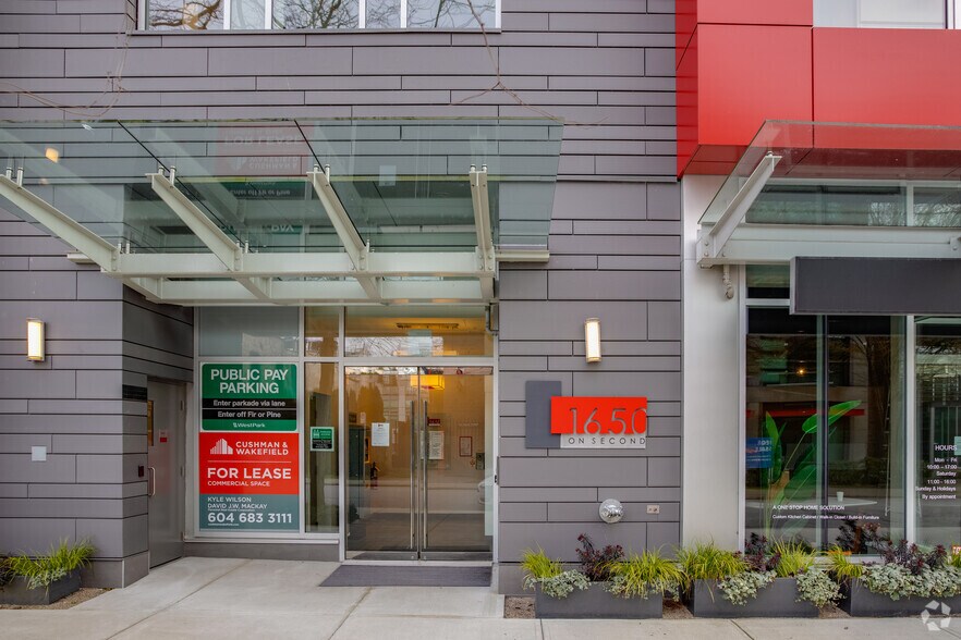 More Photos Of 1650-1652 2nd Av W, Vancouver Showroom For Lease