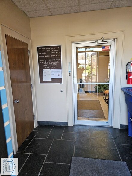 More Photos Of 2611 Riverside Dr, Bassett Office For Sale