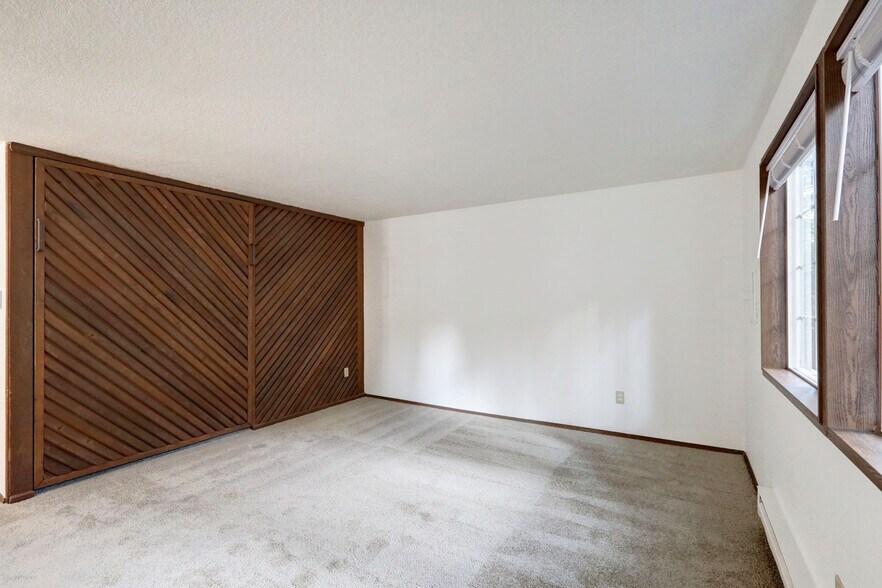 More Photos Of 12607 NE 119th St, Kirkland Apartments For Sale