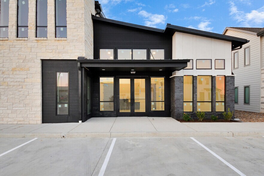 More Photos Of 220 Bella Katy Dr, Katy Office Residential For Lease