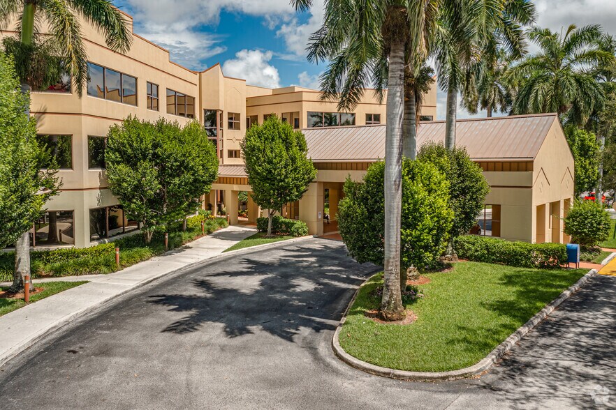 More Photos Of 1905 Clint Moore Rd, Boca Raton Medical For Lease