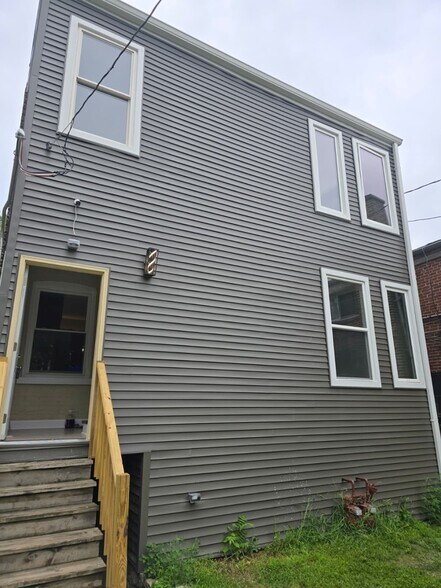 More Photos Of 35 N Mayfield Ave, Chicago Apartments For Sale