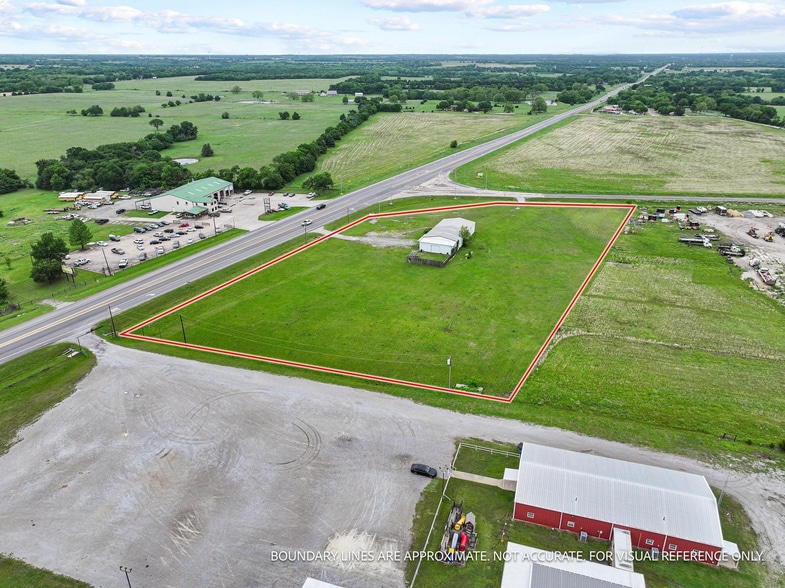 More Photos Of 3301 S State Highway 121, Bonham Showroom For Sale