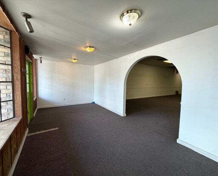 More Photos Of 108 Main st, Trinity Storefront For Sale