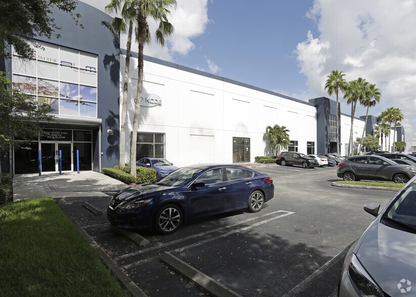 More Photos Of 7620 NW 25th St, Miami Distribution For Lease