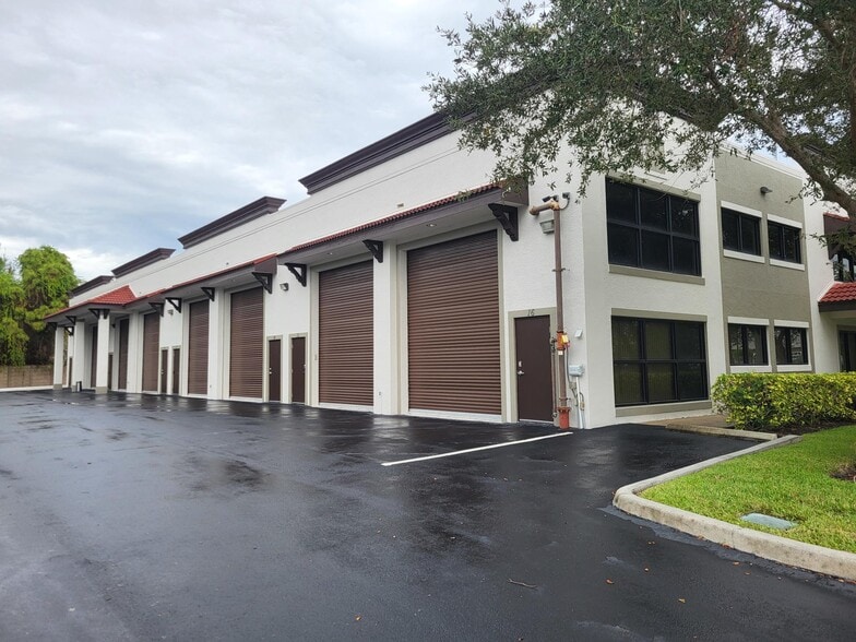 More Photos Of 16131 Performance, Naples Flex For Sale