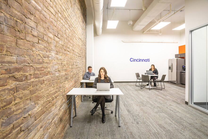 More Photos Of 137-151 W 4th St, Cincinnati Office For Sale