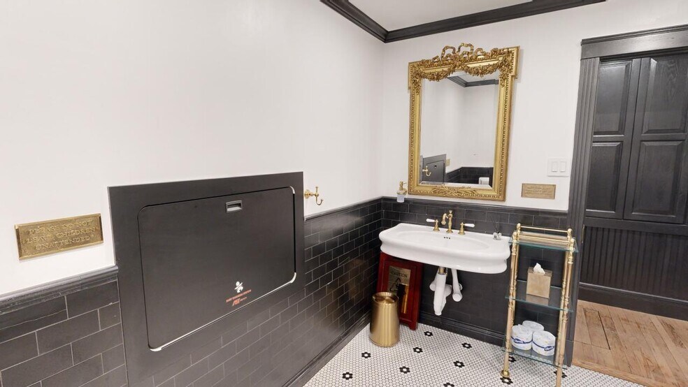 More Photos Of 300 W Third St, Lake City Restaurant For Sale