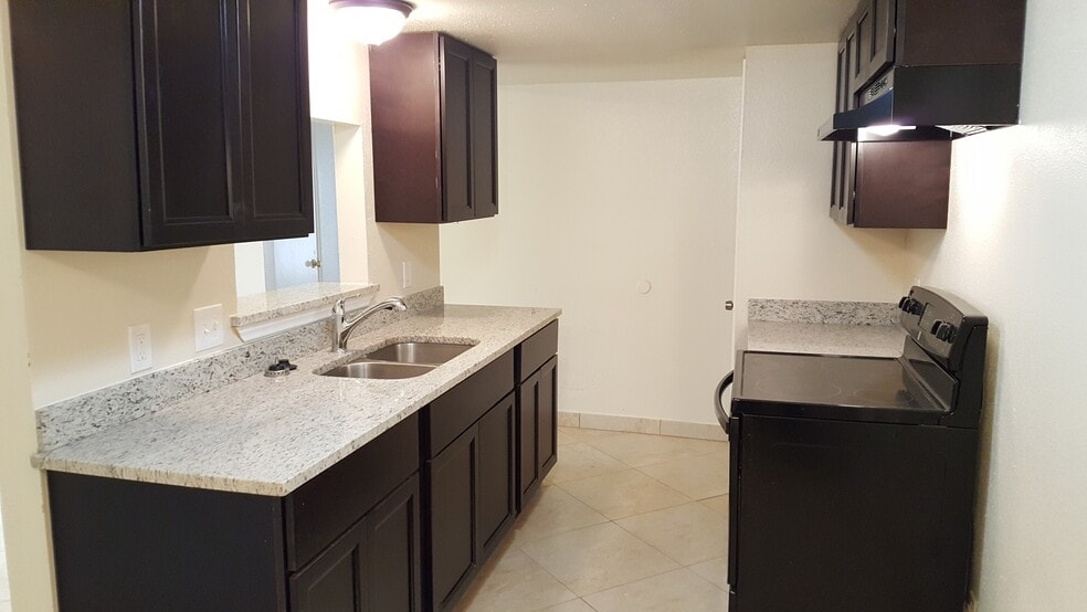 More Photos Of 12318 Ormandy St, Houston Apartments For Sale