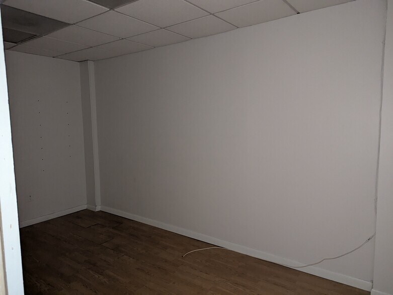 More Photos Of 227 Bedford St, Stamford Storefront For Lease