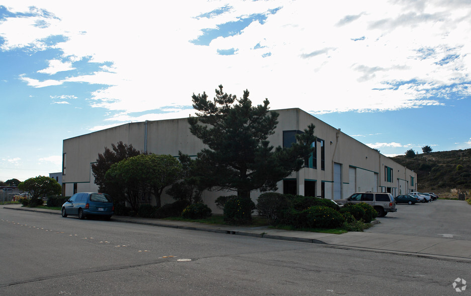 Primary Photo Of 850 Airport St, Moss Beach Warehouse For Lease