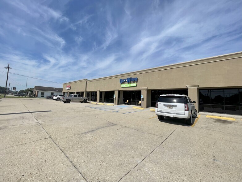 More Photos Of 58630 Belleview Dr, Plaquemine Freestanding For Sale