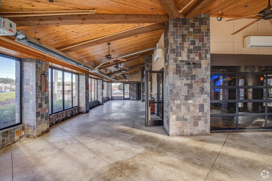 More Photos Of 11275 W Broad St, Glen Allen Unknown For Lease