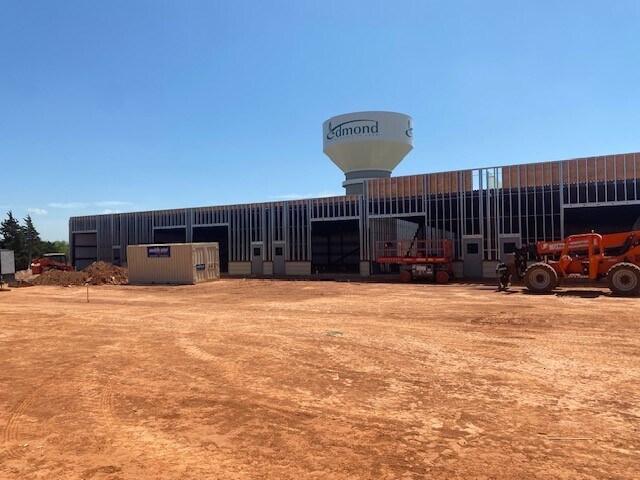 More Photos Of 4268 N Boulevard, Edmond Warehouse For Lease