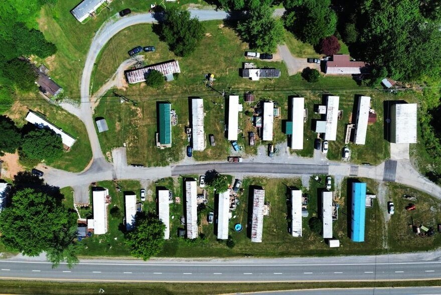 More Photos Of 132 Link Cir, Newport Manufactured Housing Mobile Home Park For Sale