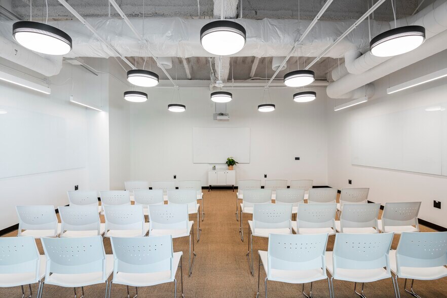 More Photos Of 5161 Lankershim Blvd, North Hollywood Coworking Space