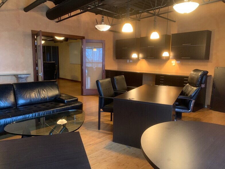 More Photos Of 15426 70th Ct, Orland Park Light Distribution For Sale
