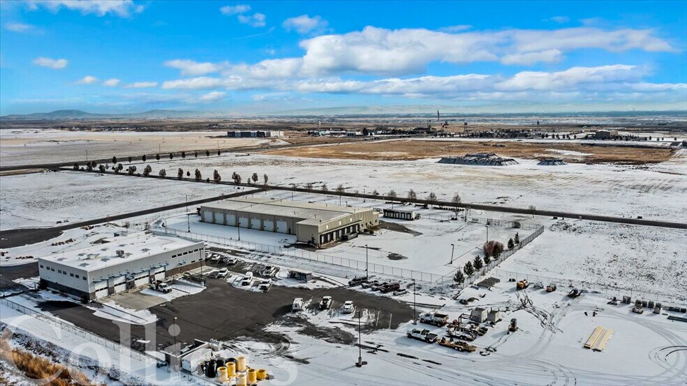 More Photos Of 382 American Ave, Jerome Warehouse For Lease