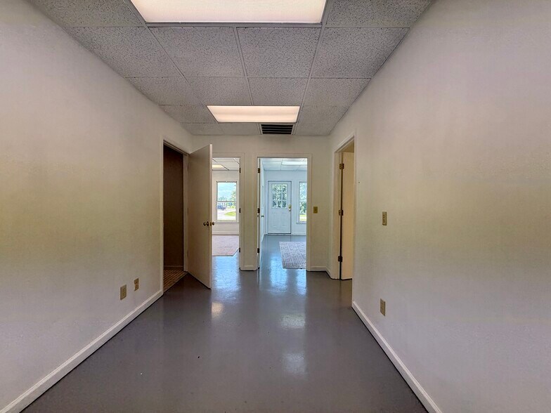 More Photos Of 11815 US Highway 15-501, Aberdeen Distribution For Lease