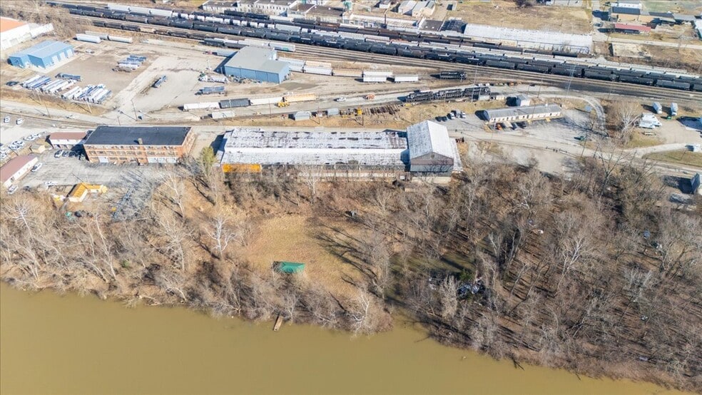 More Photos Of 828 Depot St, Parkersburg Warehouse For Sale