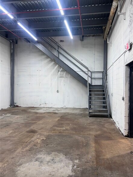 More Photos Of 23-53 Rome St, Newark Warehouse For Lease