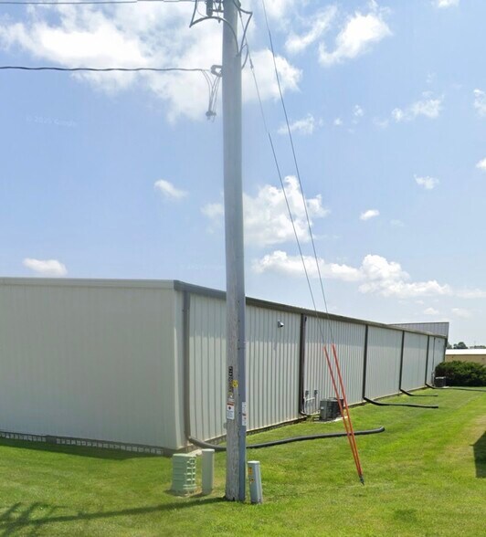 More Photos Of 1400 Ihm St, Lancaster General Retail For Sale