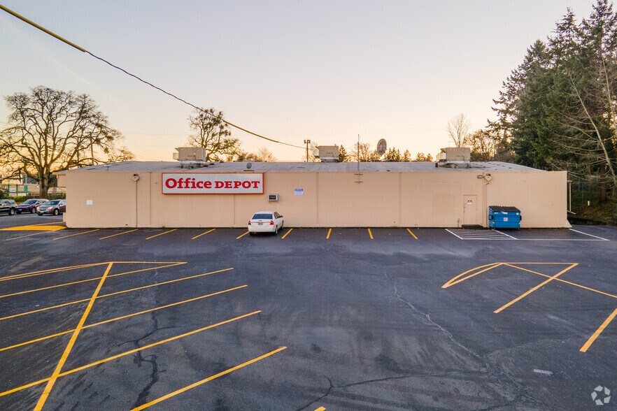 More Photos Of 2945 Liberty Rd S, Salem Freestanding For Lease