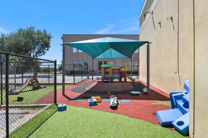 More Photos Of 5165 Adanson St, Orlando Loft Creative Space For Sale