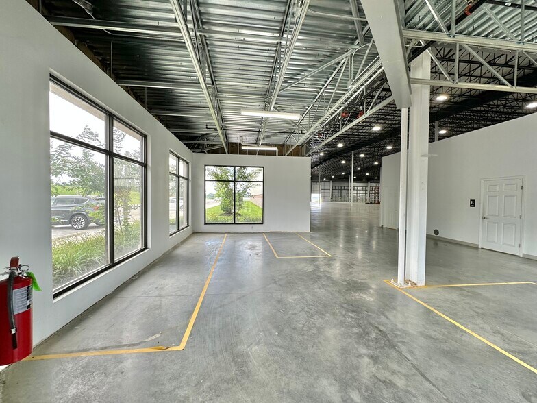 More Photos Of 1521 Mountain Rd, Andersonville Distribution For Lease